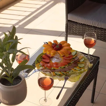 Διαμέρισμα Sunset Terrace, 3br, Center *
