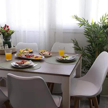 Sunset Terrace, 3br, Center *